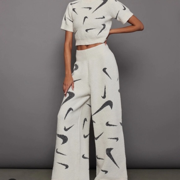 Nike sportswear Phoenix Cozy.. pants and cardigan. - Picture 4 of 4